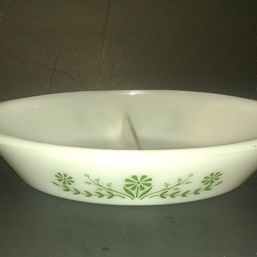 ⬇️⬇️⬇️Glasbake Milk Glass Oval Divided Baking Dish